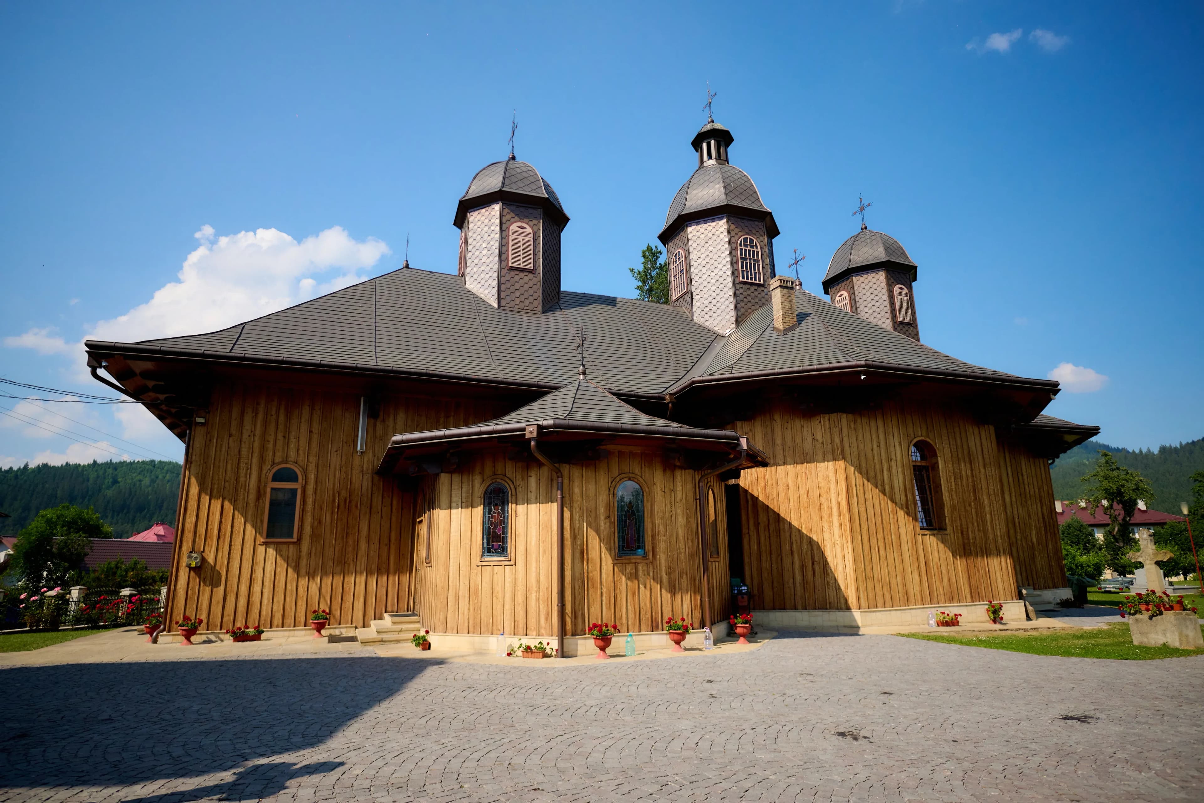 BISERICA DE LEMN „NAȘTEREA MAICII DOMNULUI”
