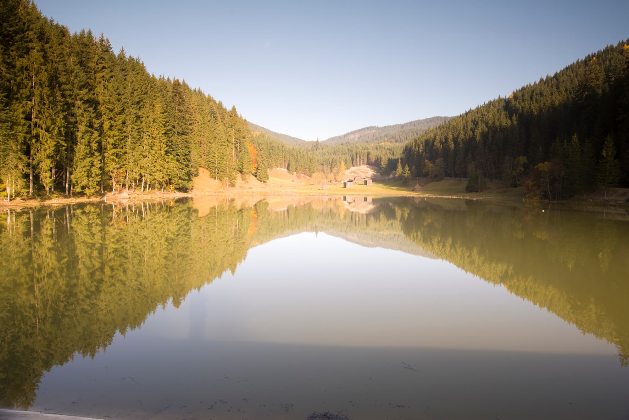 LACUL IEZER